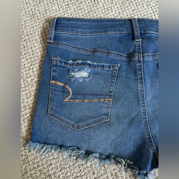 American Eagle High Rise Shortie Shorts Button fly Super Stretch Size 10 - Picture 8 of 8